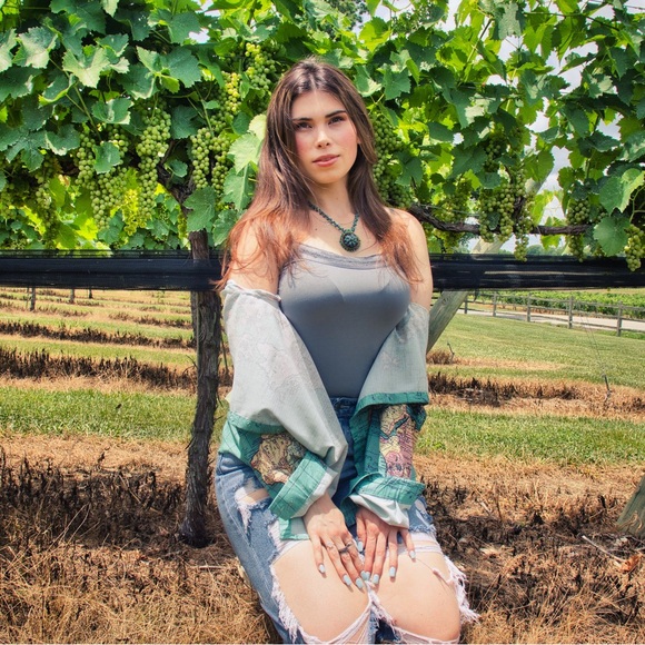 Meet your Posher, Ivette - Picture 4 of 5